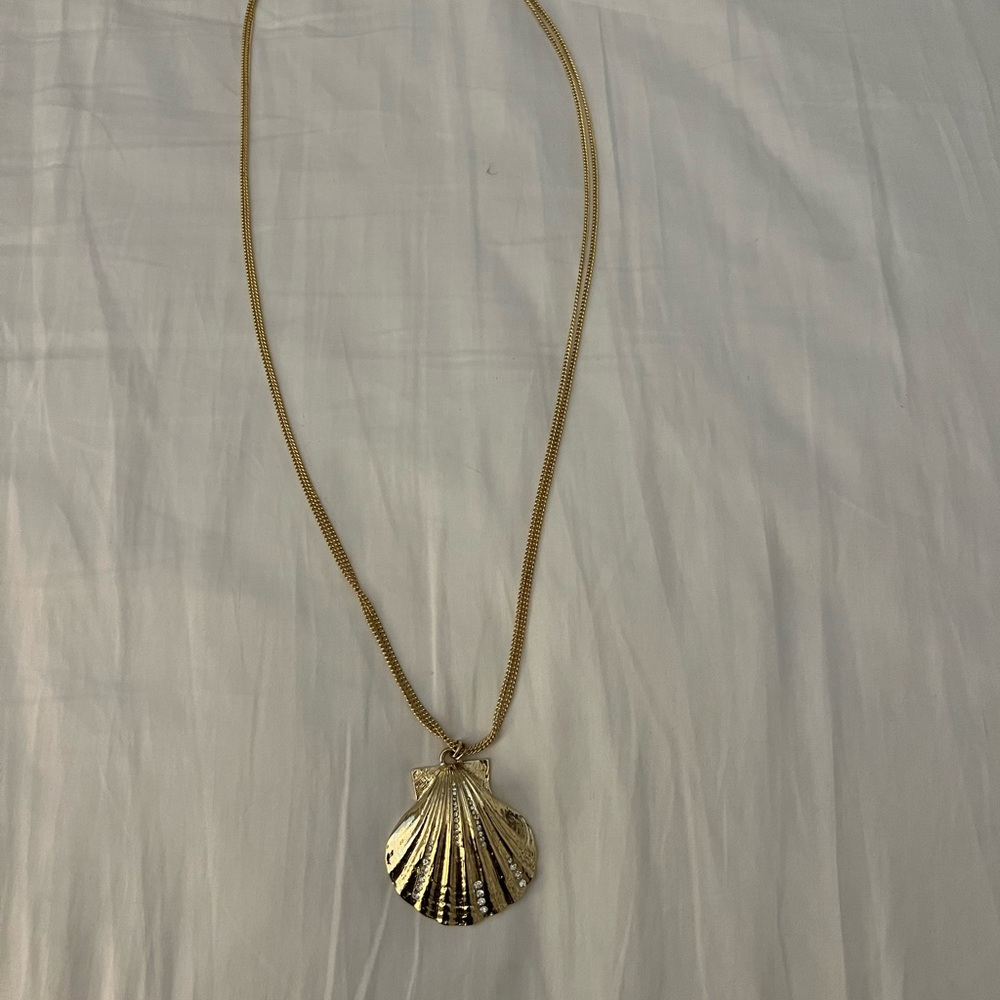Beautiful Lilly Pulitzer necklace. Worn once.